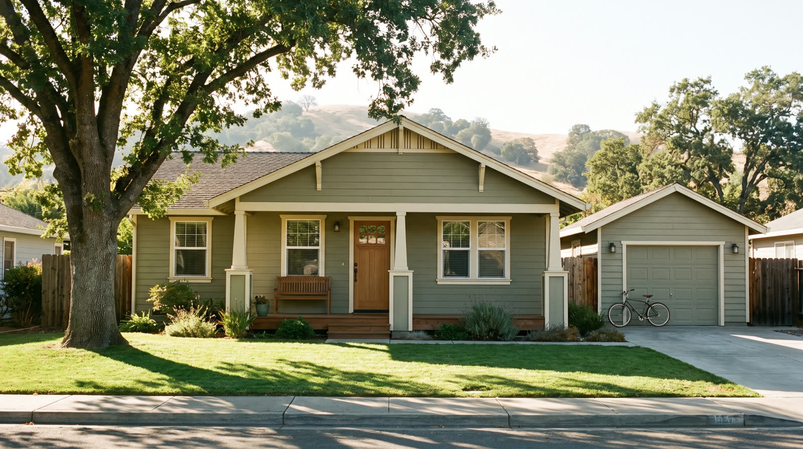 Una casa sencilla y bien cuidada en un pueblo del valle del norte de California
